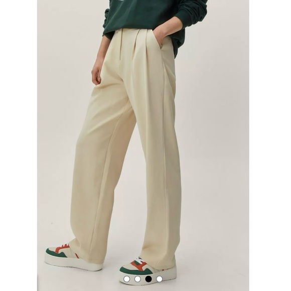 NWT Nasty Gal Straight Leg Tab Detailed Pleated Trouser  Size 6 - Picture 2 of 13